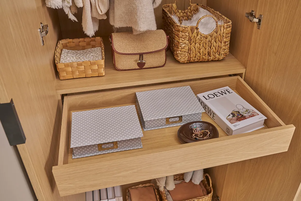 Armoire dressing avec 2 penderies finition bois chêne L90 cm GARENCE