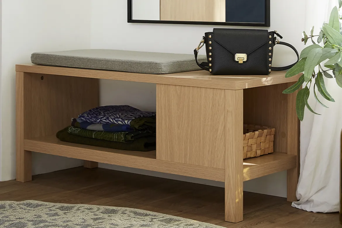 Banc d'entrée avec rangement finition bois clair chêne avec coussin banquette grège L100 cm GUMBY