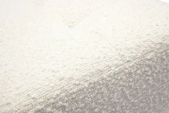 Banc scandinave capitonné en tissu effet laine bouclée blanc et bois clair L96 cm GUESTA
