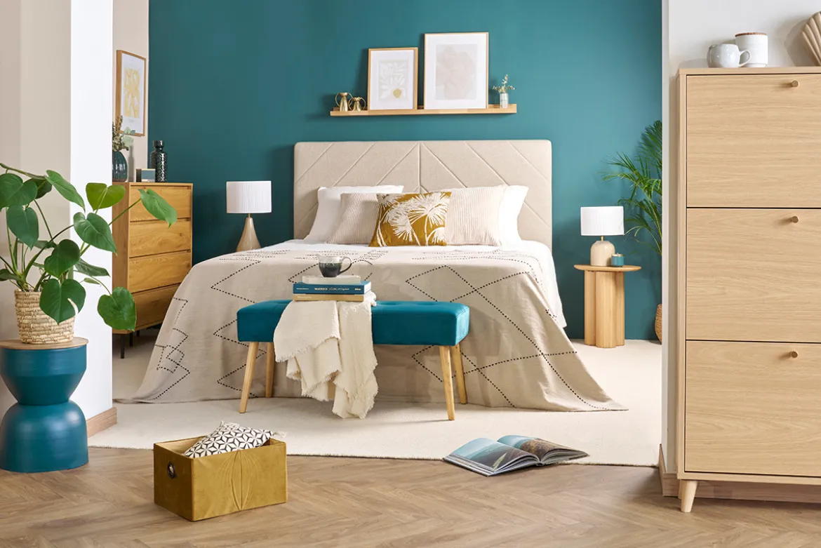 Banc scandinave capitonné en tissu velours bleu pétrole et bois clair L96 cm GUESTA