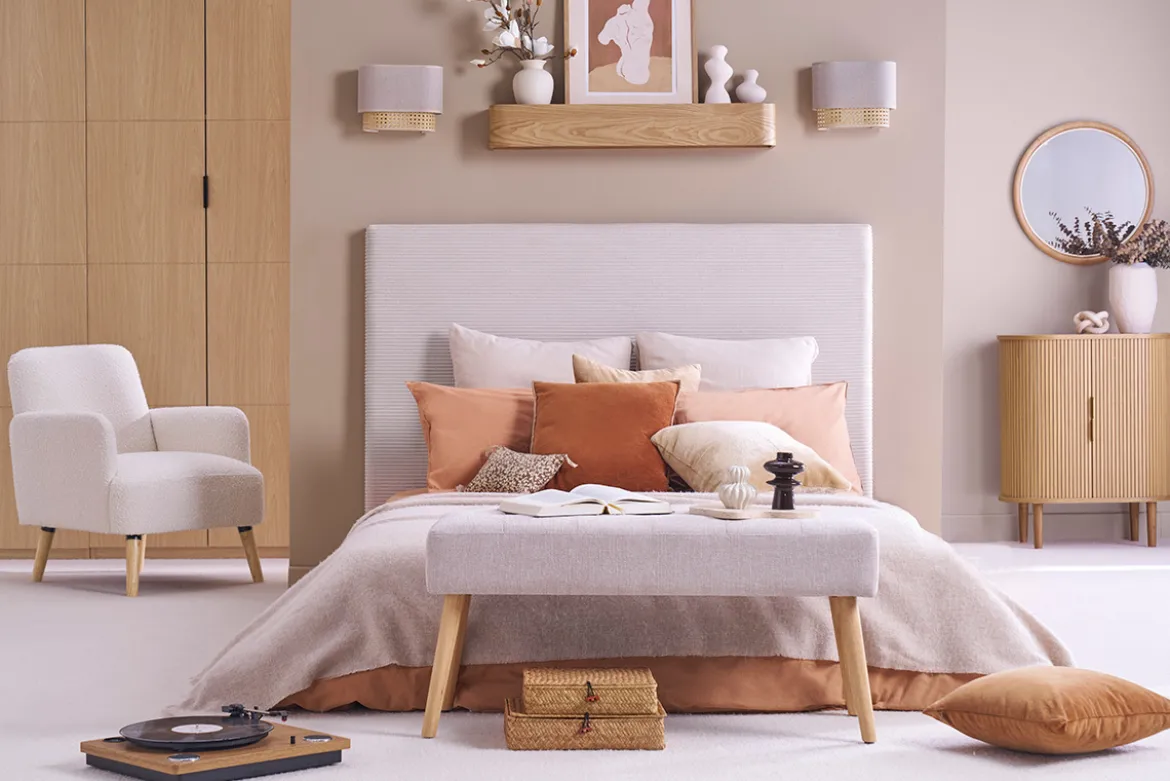 Banc scandinave capitonné en tissu effet velours texturé beige et bois clair L96 cm GUESTA