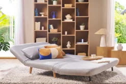 Banquette convertible 2 places en tissu gris clair et bois clair AMIKO