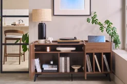 Buffet de rangement vinyles en bois foncé finiton noyer et métal noir L140 cm SEDA