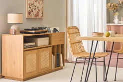 Buffet de rangement vinyles finition bois clair chêne et cannage rotin L130 cm ALICANTE
