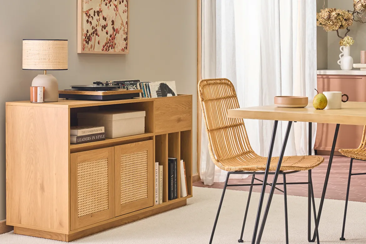 Buffet de rangement vinyles finition bois clair chêne et cannage rotin L130 cm ALICANTE