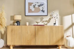 Buffet design en bois clair chêne massif gravé 4 portes L180 cm GOSHI