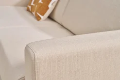 Canapé convertible avec têtières ajustables 3 places en tissu beige et bois clair avec matelas 13 cm GOYA