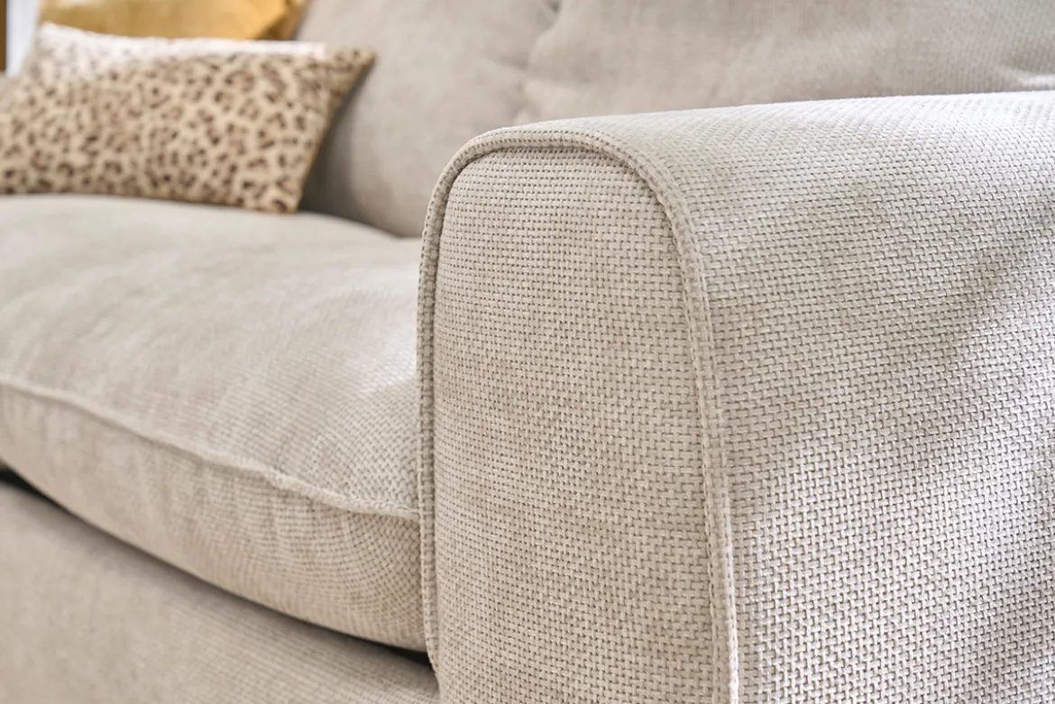 Canapé convertible avec têtières ajustables 3 places en tissu velours chenille beige NOAM