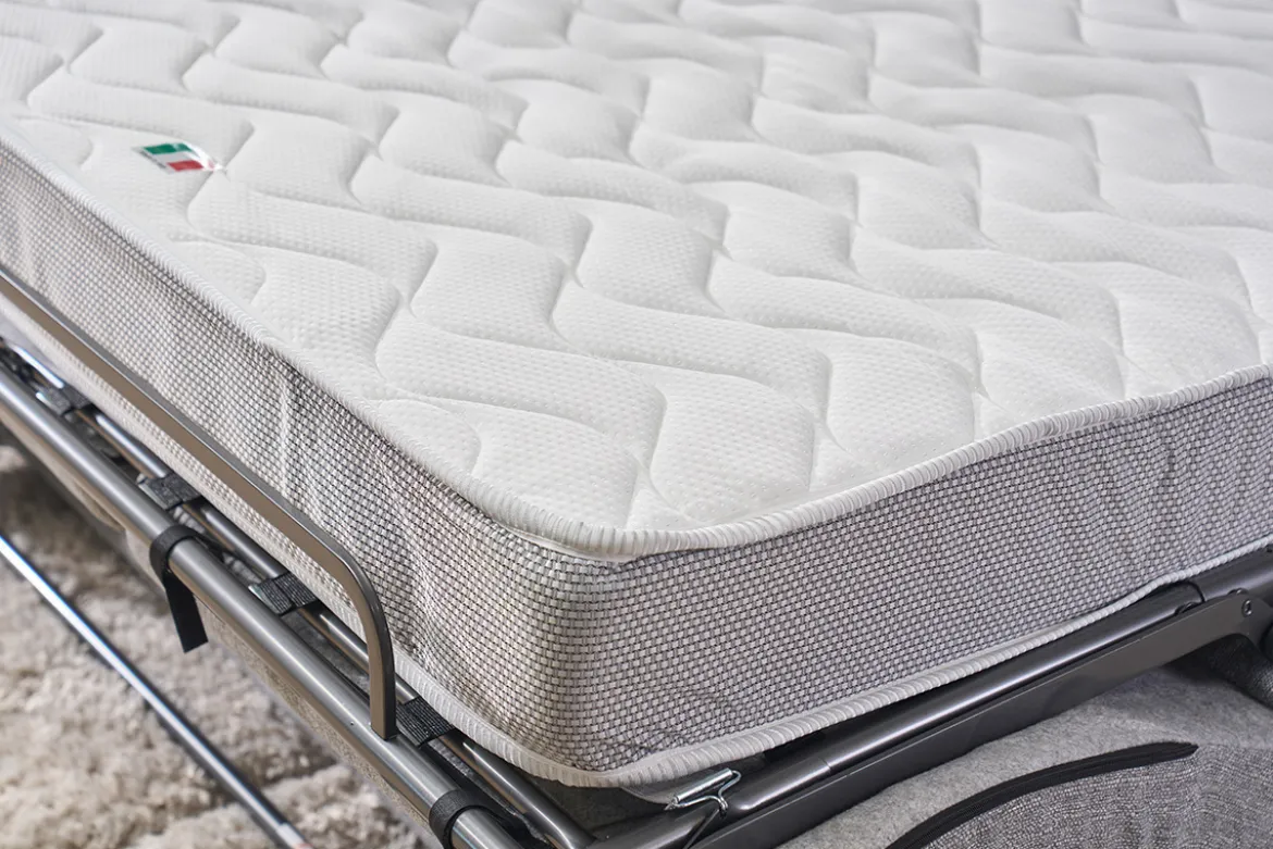 Canapé convertible avec têtières ajustables 3 places en tissu gris clair avec matelas 18 cm NORO