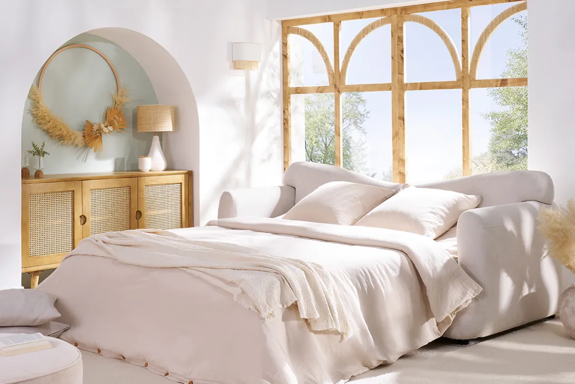Canapé convertible déhoussable 3-4 places design haricot en tissu effet velours beige clair SACHA