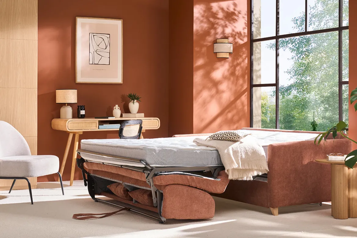 Canapé convertible 3 places en tissu effet velours terre brûlée et bois clair avec matelas 18 cm SKANDY