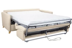 Canapé convertible 3 places en tissu beige et bois clair avec matelas 13 cm SKANDY