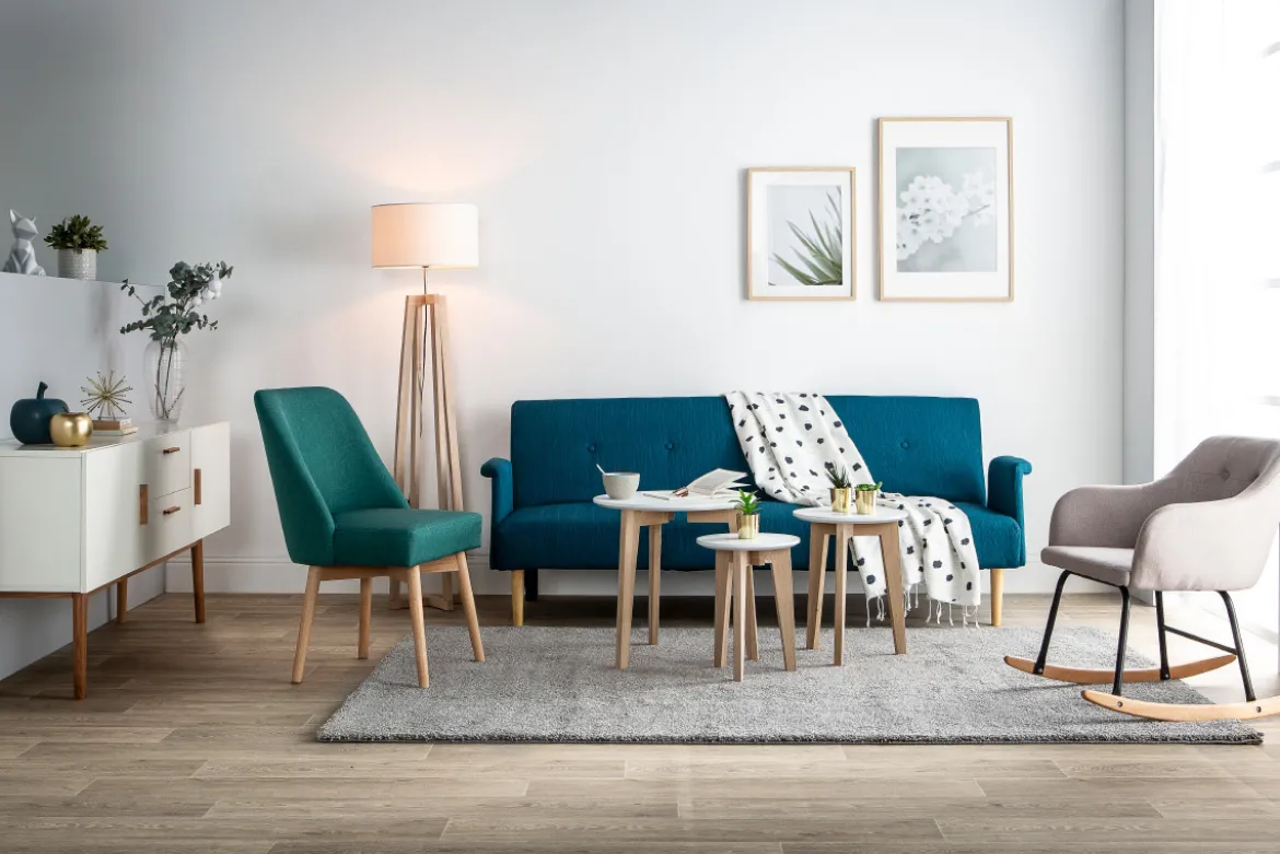 Canapé convertible scandinave 3 places en tissu bleu canard et bois clair OSCAR