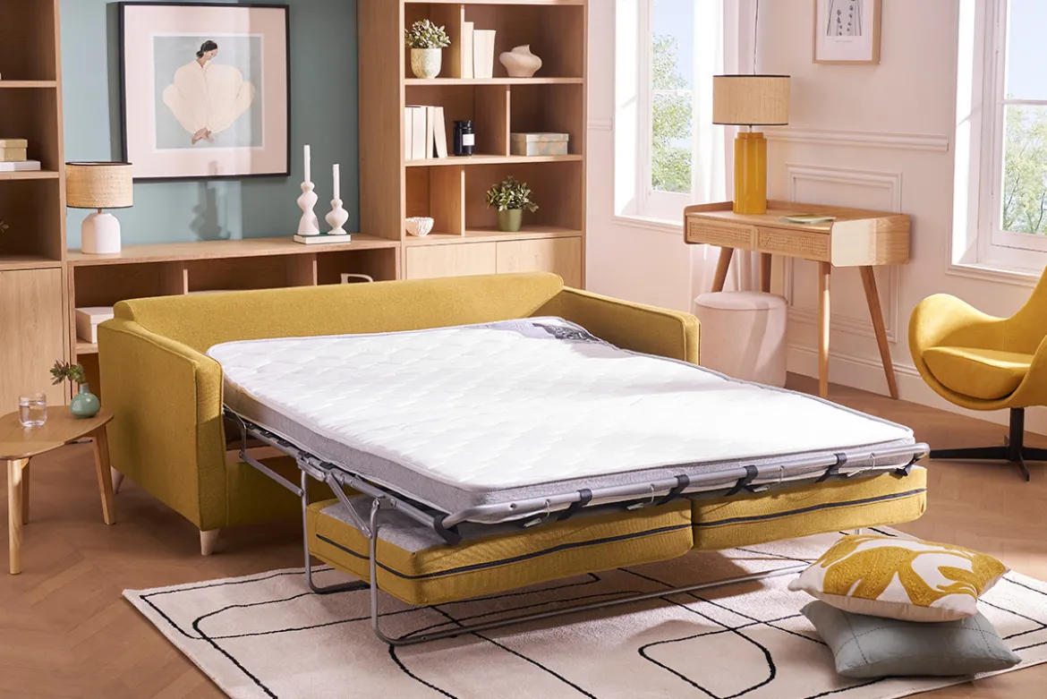 Canapé convertible scandinave 3 places en tissu jaune cumin et bois clair avec matelas 10 cm PAPEL