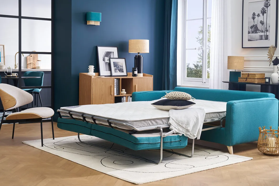 Canapé convertible scandinave 3 places en tissu bleu canard et bois clair avec matelas 10 cm PAPEL