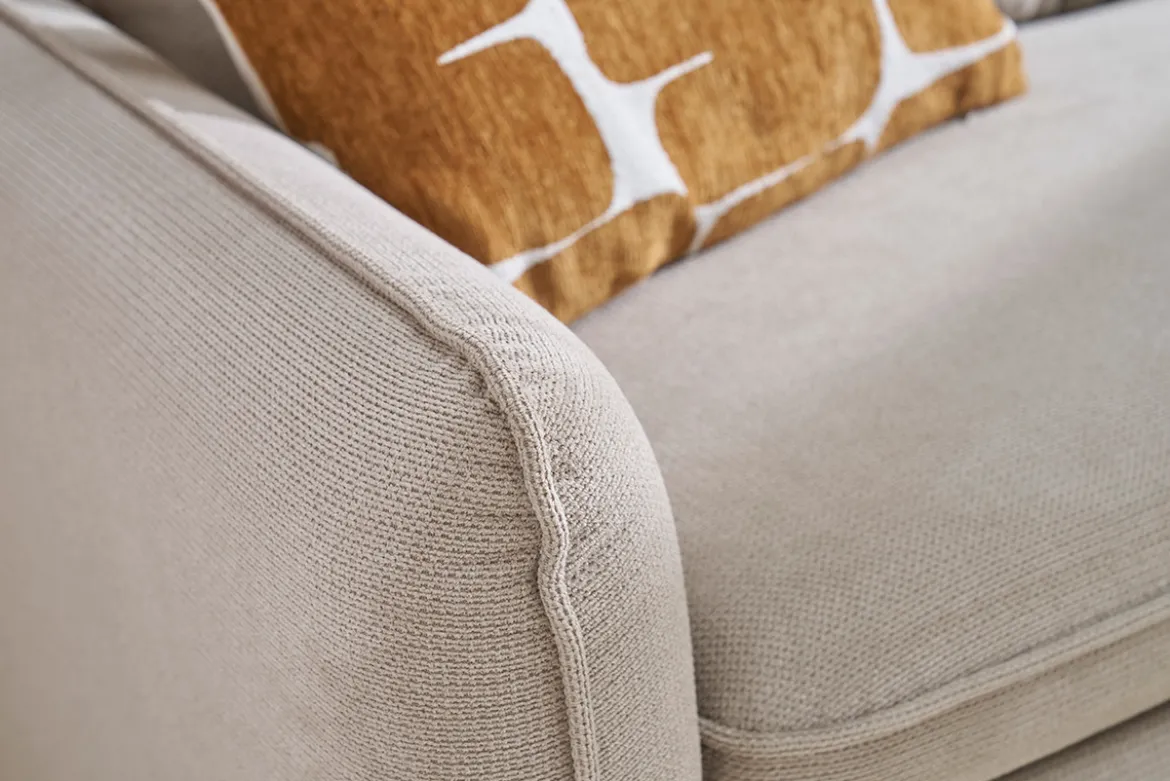 Canapé d'angle convertible réversible avec coffre 3 places en tissu chenille beige et bois clair ORSO
