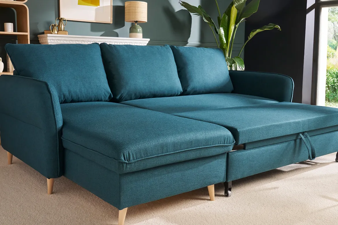 Canapé d'angle convertible réversible avec coffre 3-4 places en tissu bleu océan et bois clair DRISS