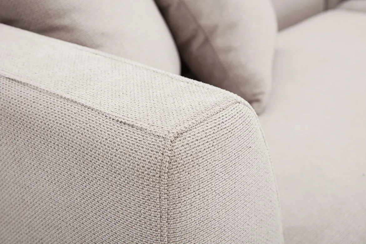 Canapé d'angle droit 4 places en tissu chenille beige et métal noir IVAR