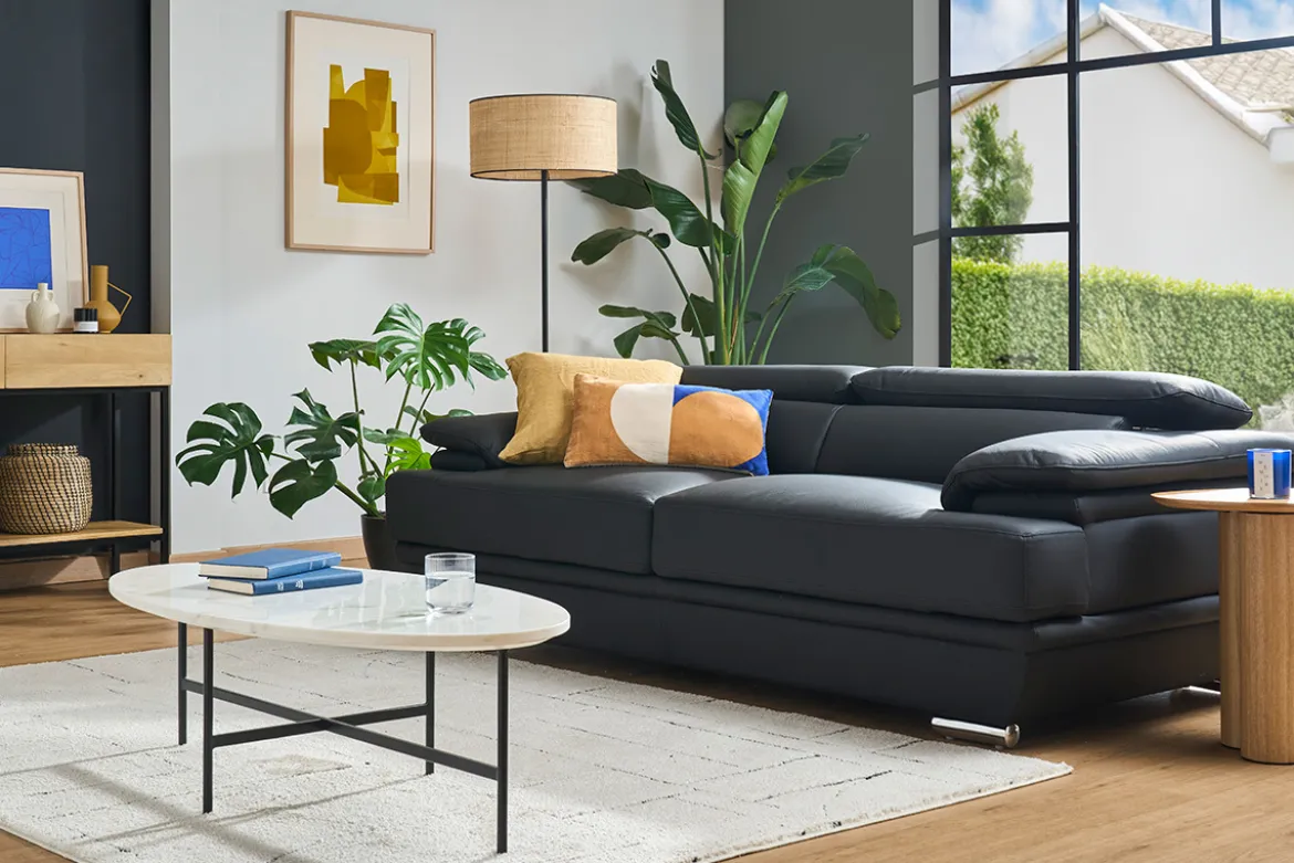 Canapé design avec têtières ajustables 3 places cuir noir et acier chromé EWING