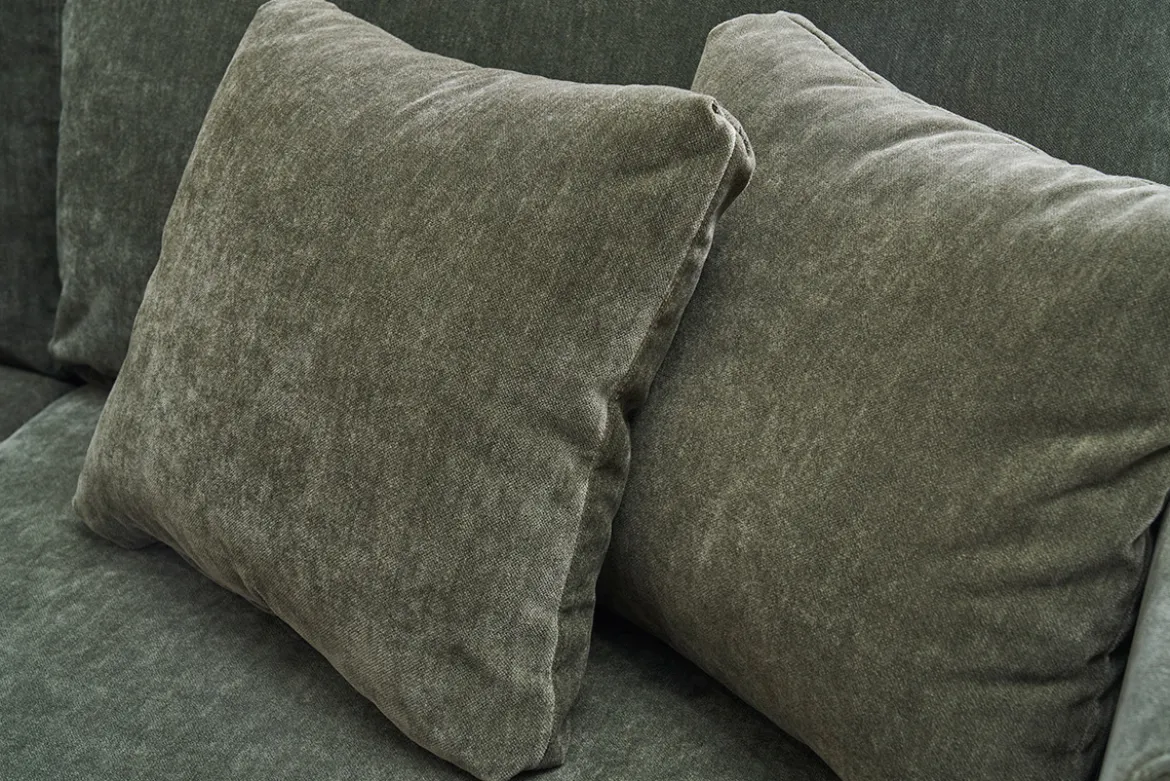 Canapé scandinave déhoussable 3 places en tissu effet velours vert kaki et bois clair OSLO