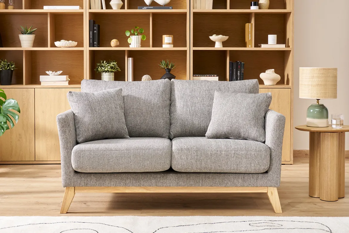 Canapé scandinave déhoussable 2 places en tissu gris clair et bois clair OSLO