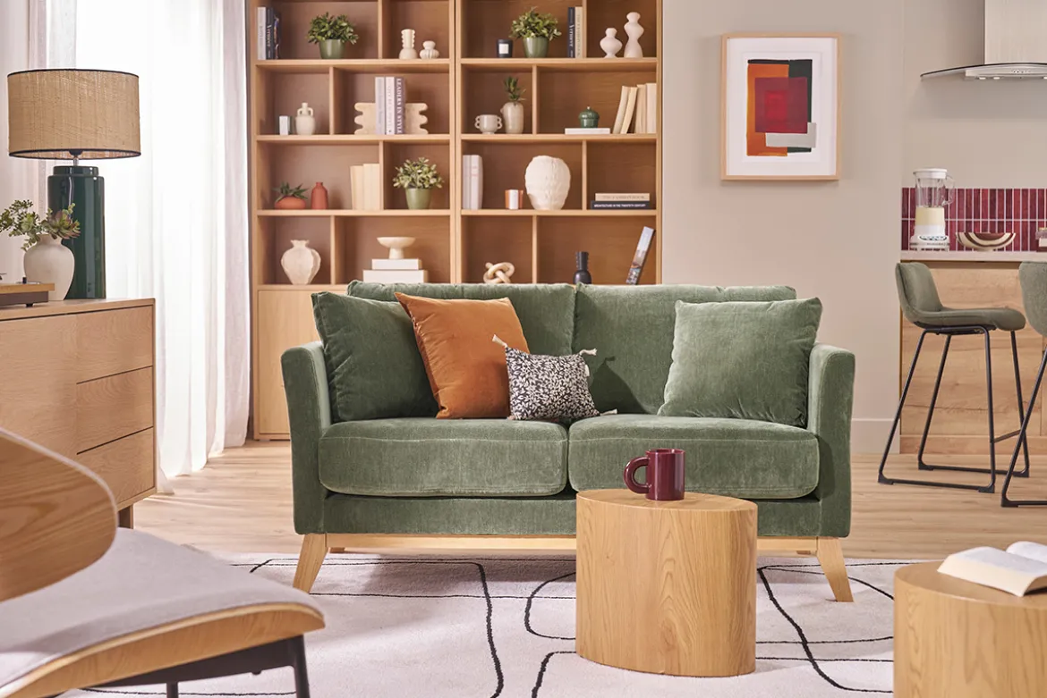 Canapé scandinave déhoussable 2 places en tissu effet velours vert kaki et bois clair OSLO