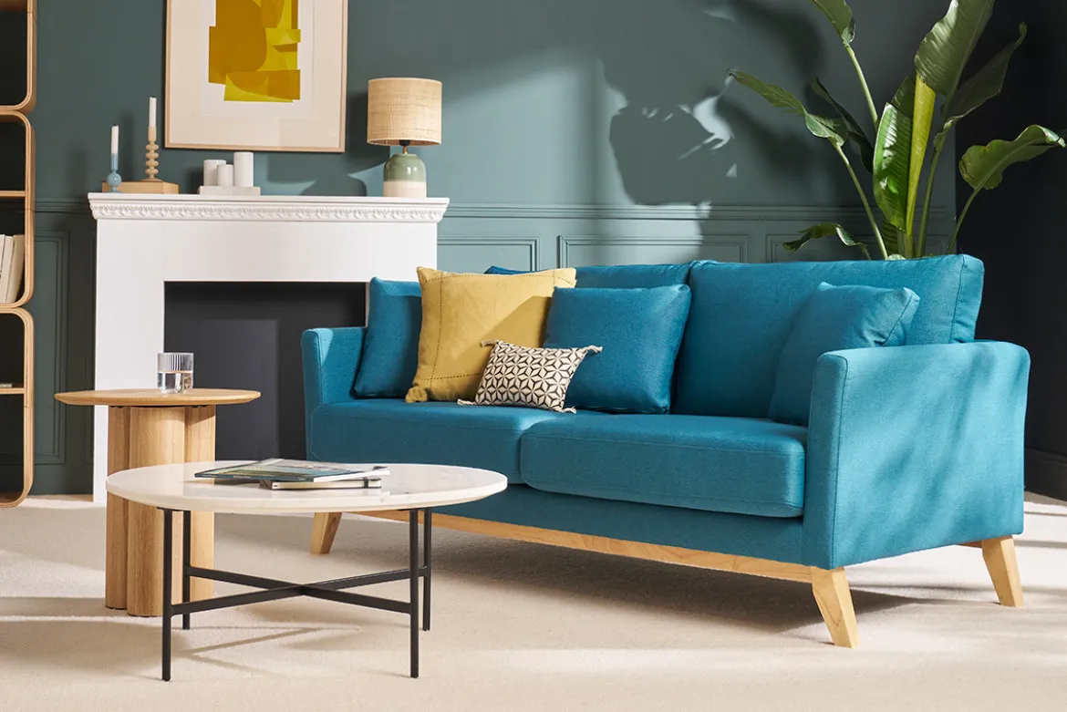 Canapé scandinave déhoussable 3 places en tissu bleu canard et bois clair OSLO