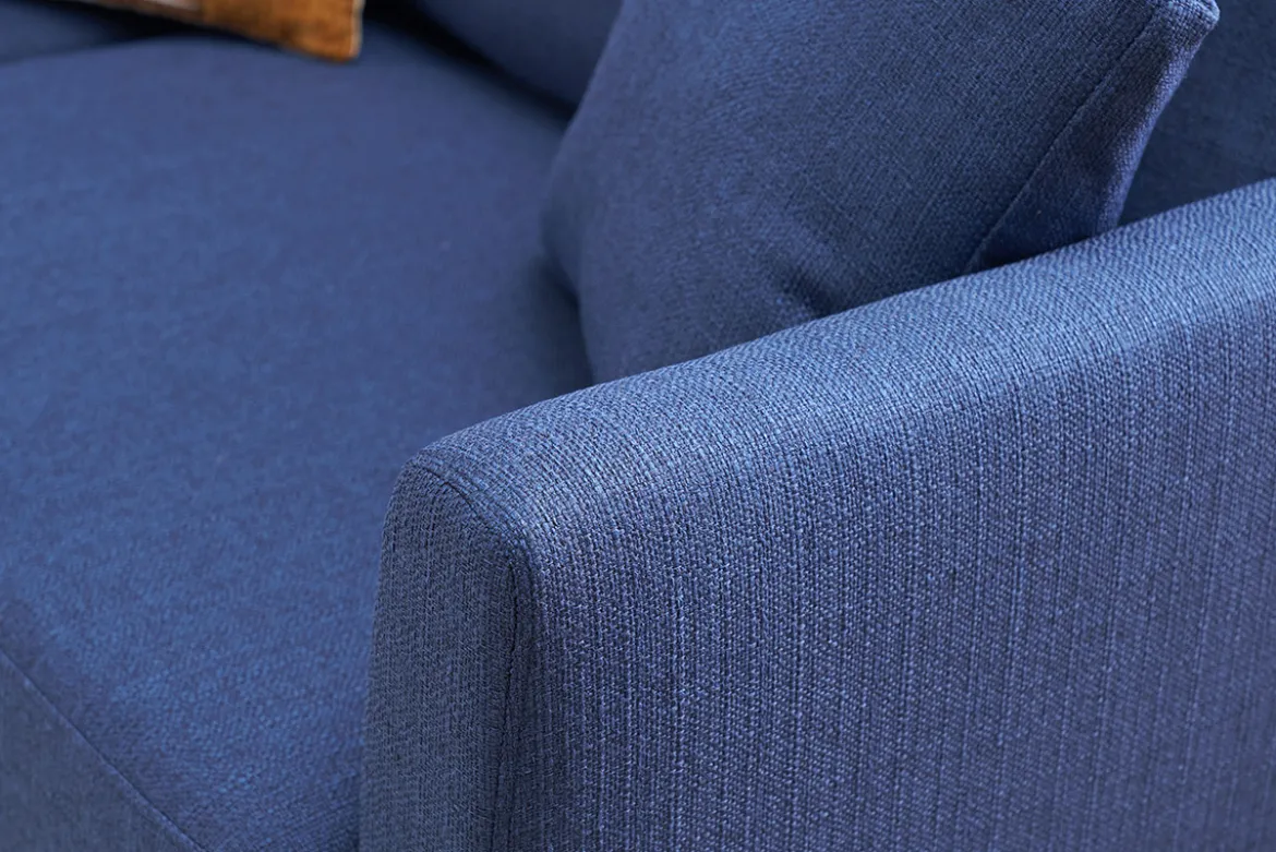 Canapé scandinave déhoussable 3 places en tissu bleu foncé et bois clair OSLO