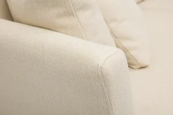 Canapé scandinave déhoussable 3 places en tissu beige et bois clair OSLO
