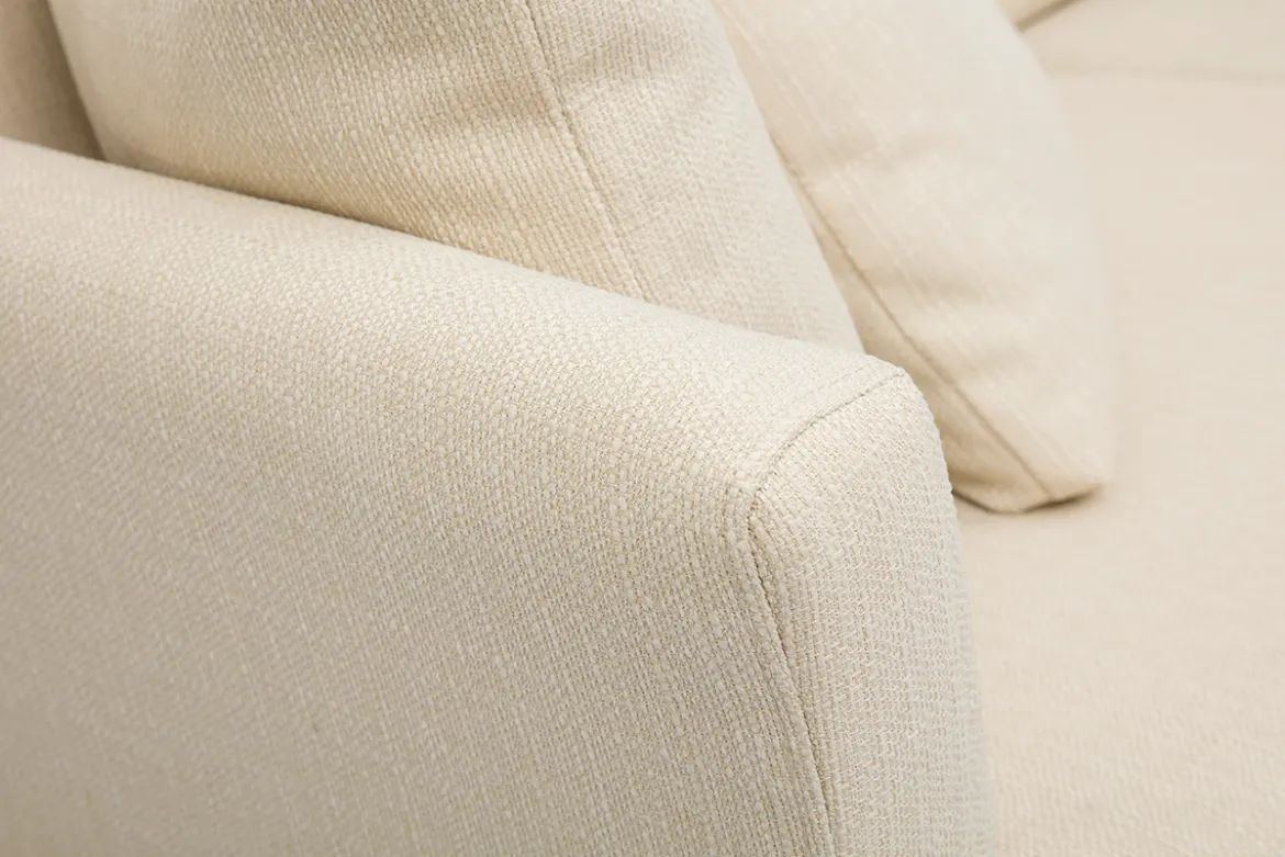 Canapé scandinave déhoussable 3 places en tissu beige et bois clair OSLO