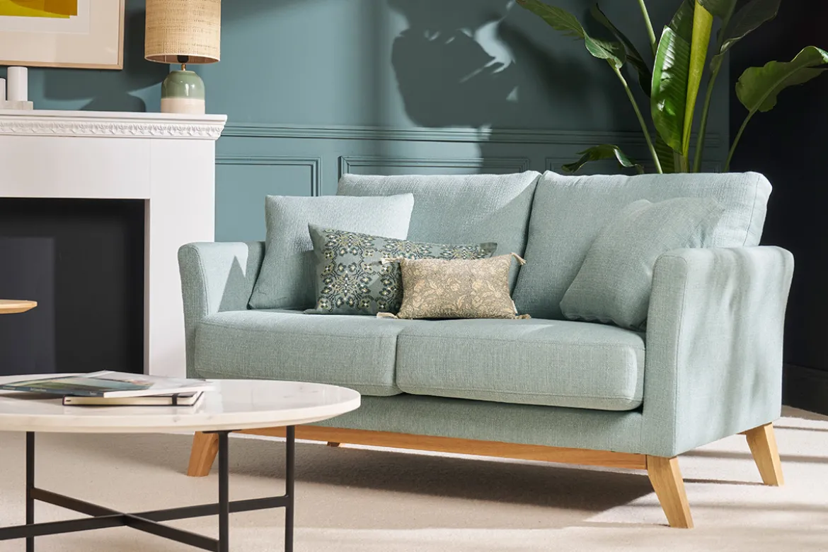 Canapé scandinave déhoussable 2 places en tissu vert lagon et bois clair OSLO