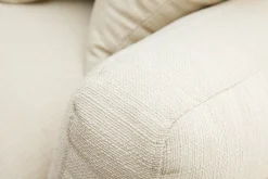 Canapé scandinave déhoussable 3 places en tissu blanc crème et bois clair KYO