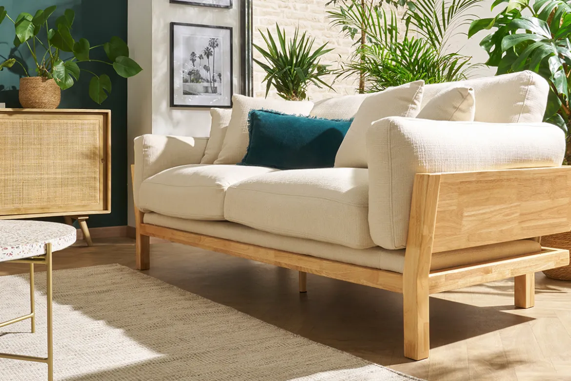 Canapé scandinave déhoussable 3 places en tissu blanc crème et bois clair KYO