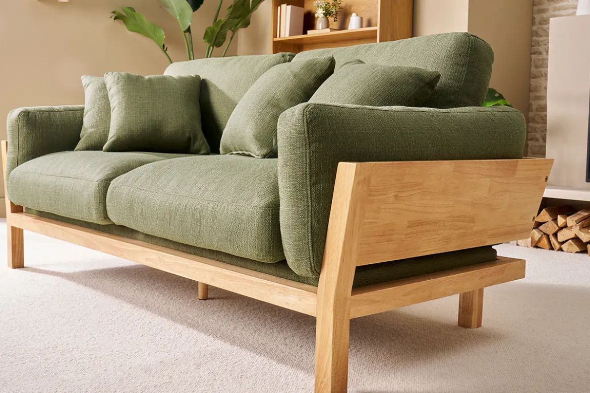 Canapé scandinave déhoussable 3 places en tissu vert kaki et bois clair KYO