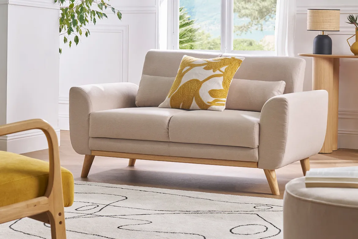 Canapé scandinave 2 places en tissu beige et bois clair EKTOR
