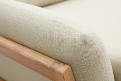Canapé scandinave 3 places en tissu beige et bois clair YOKO