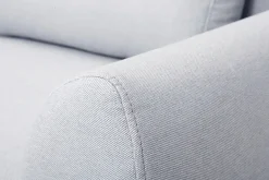 Canapé scandinave 3 places en tissu gris clair et bois clair EKTOR