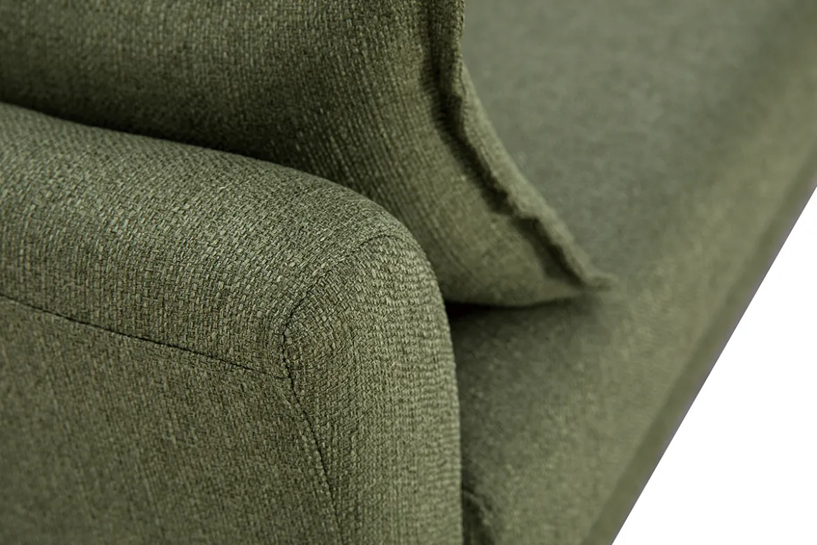 Canapé scandinave 2 places en tissu vert kaki et bois clair KATE