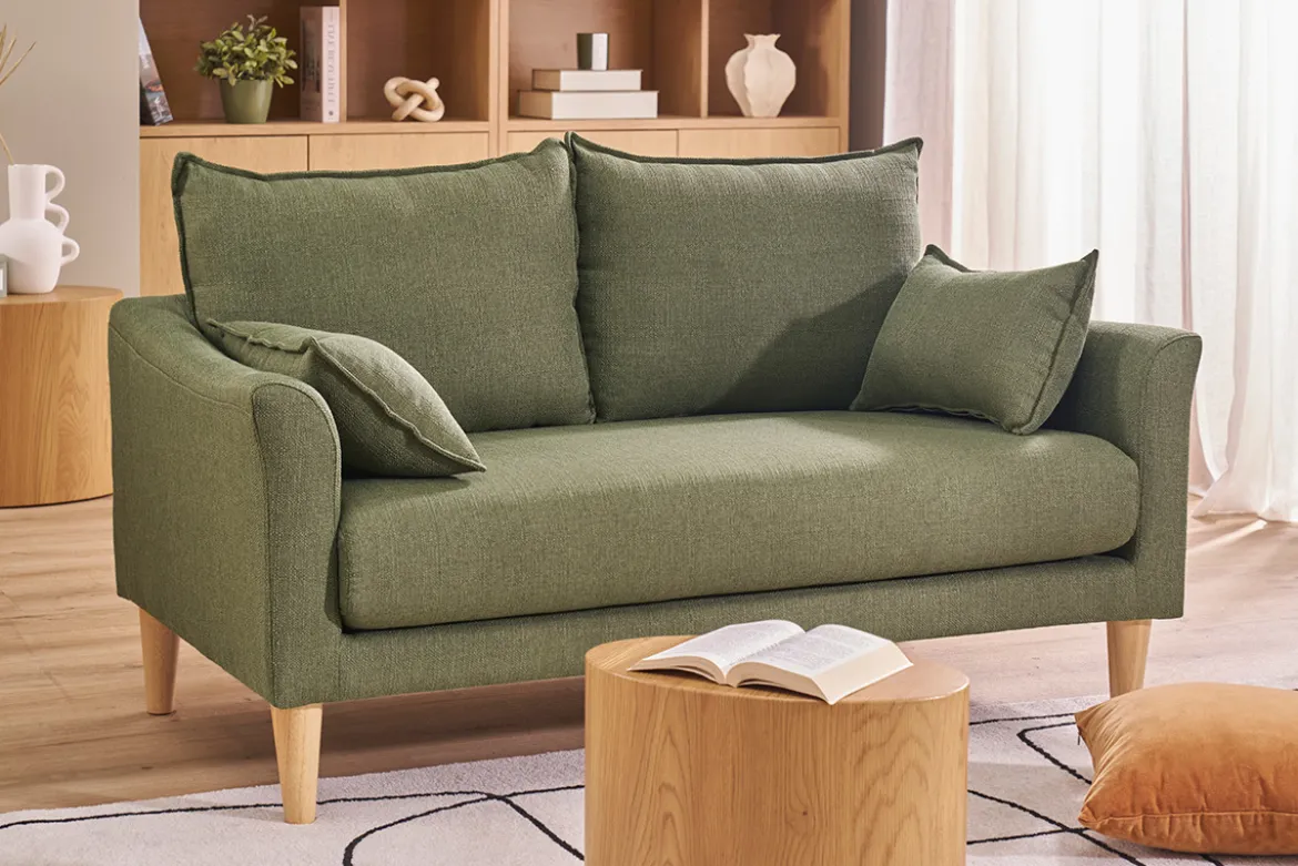 Canapé scandinave 2 places en tissu vert kaki et bois clair KATE