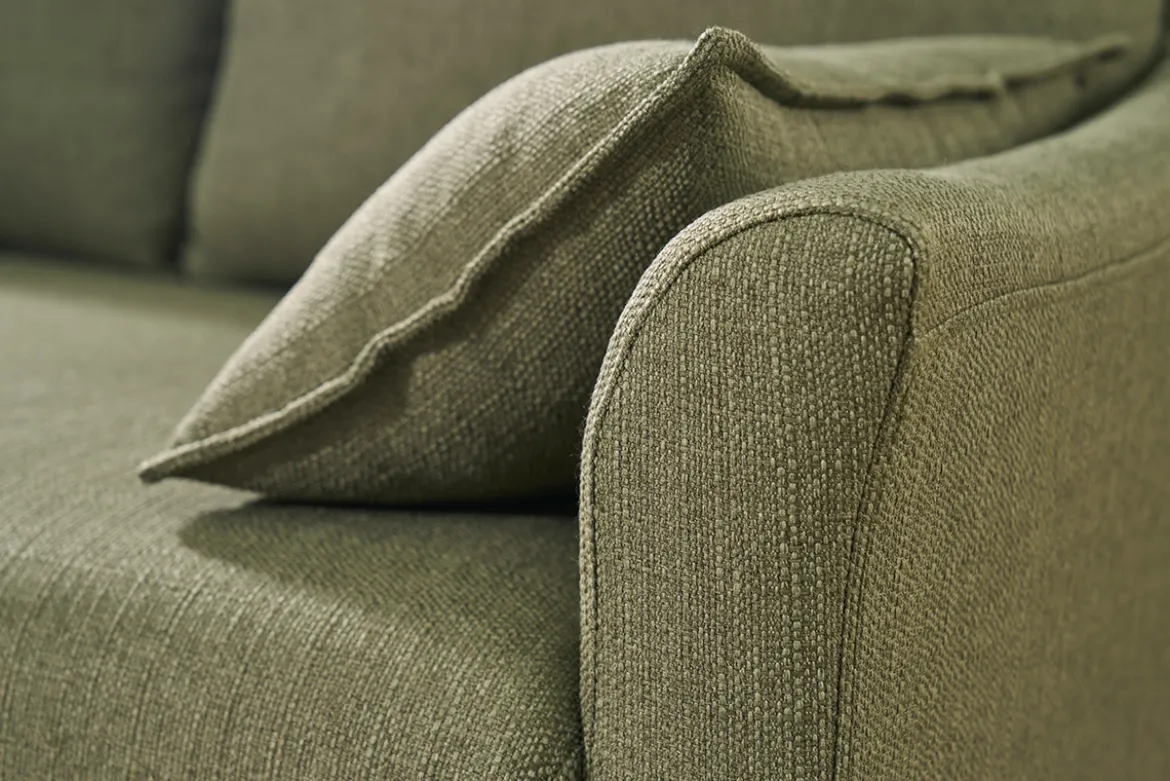 Canapé scandinave 2 places en tissu vert kaki et bois clair KATE