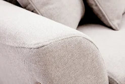 Canapé scandinave 2 places en tissu effet velours texturé beige et bois clair ASAKO