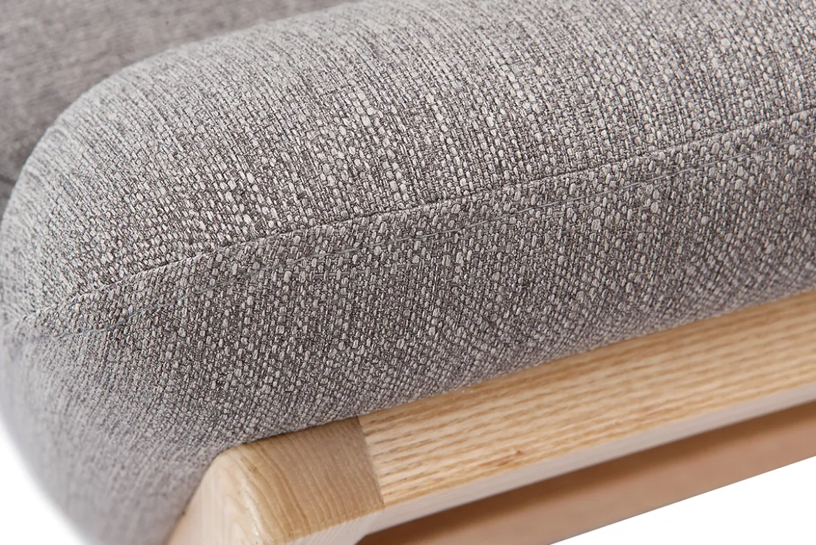 Canapé scandinave 3 places en tissu gris et bois clair YOKO
