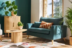 Canapé scandinave 2 places en tissu effet velours jaune moutarde et bois clair JONAS