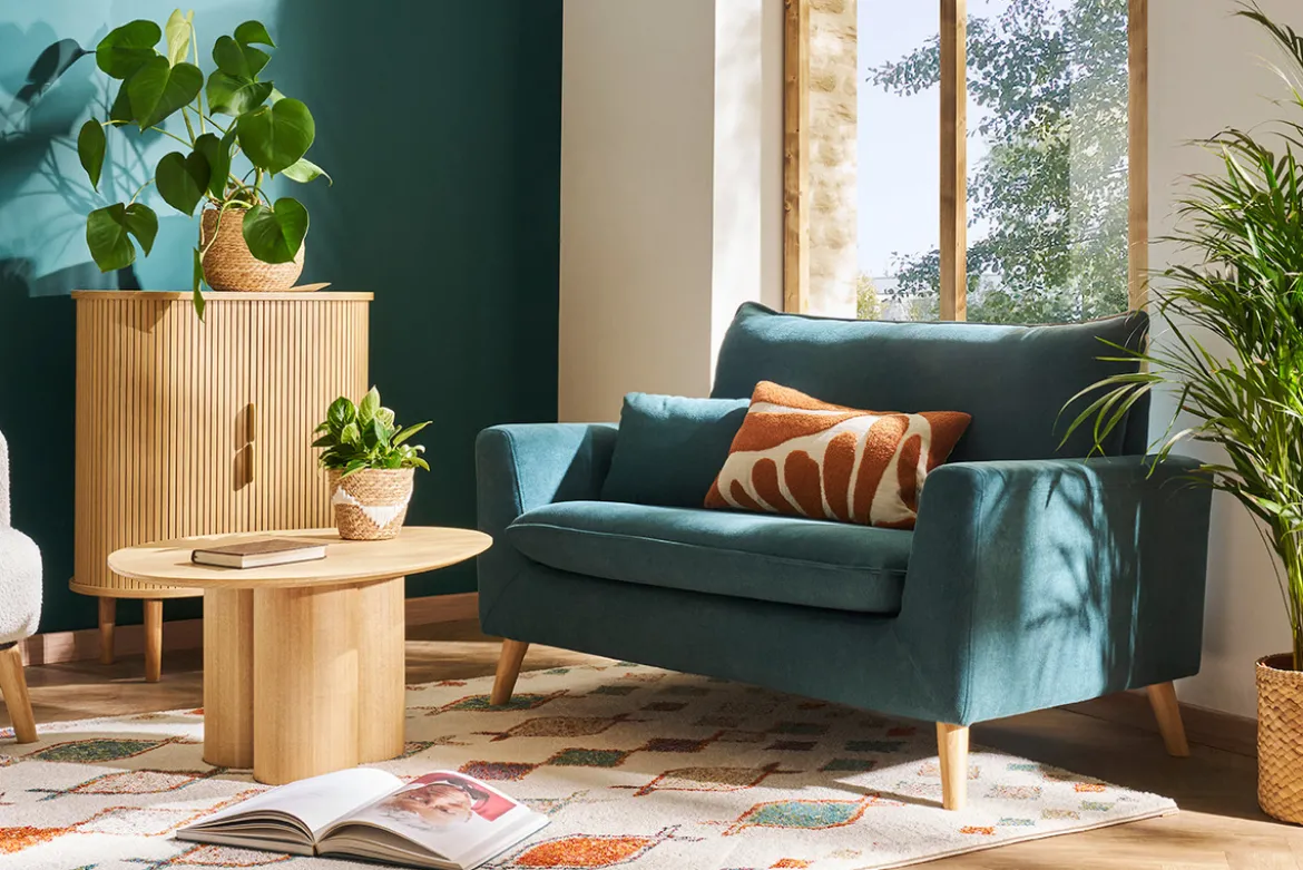 Canapé scandinave 2 places en tissu effet velours jaune moutarde et bois clair JONAS