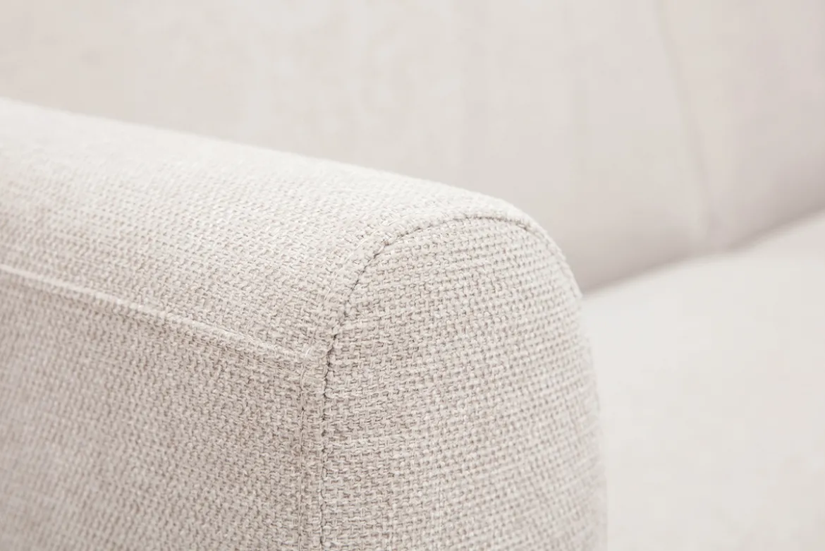 Canapé scandinave 4 places en tissu effet velours texturé beige et bois clair SINDRO