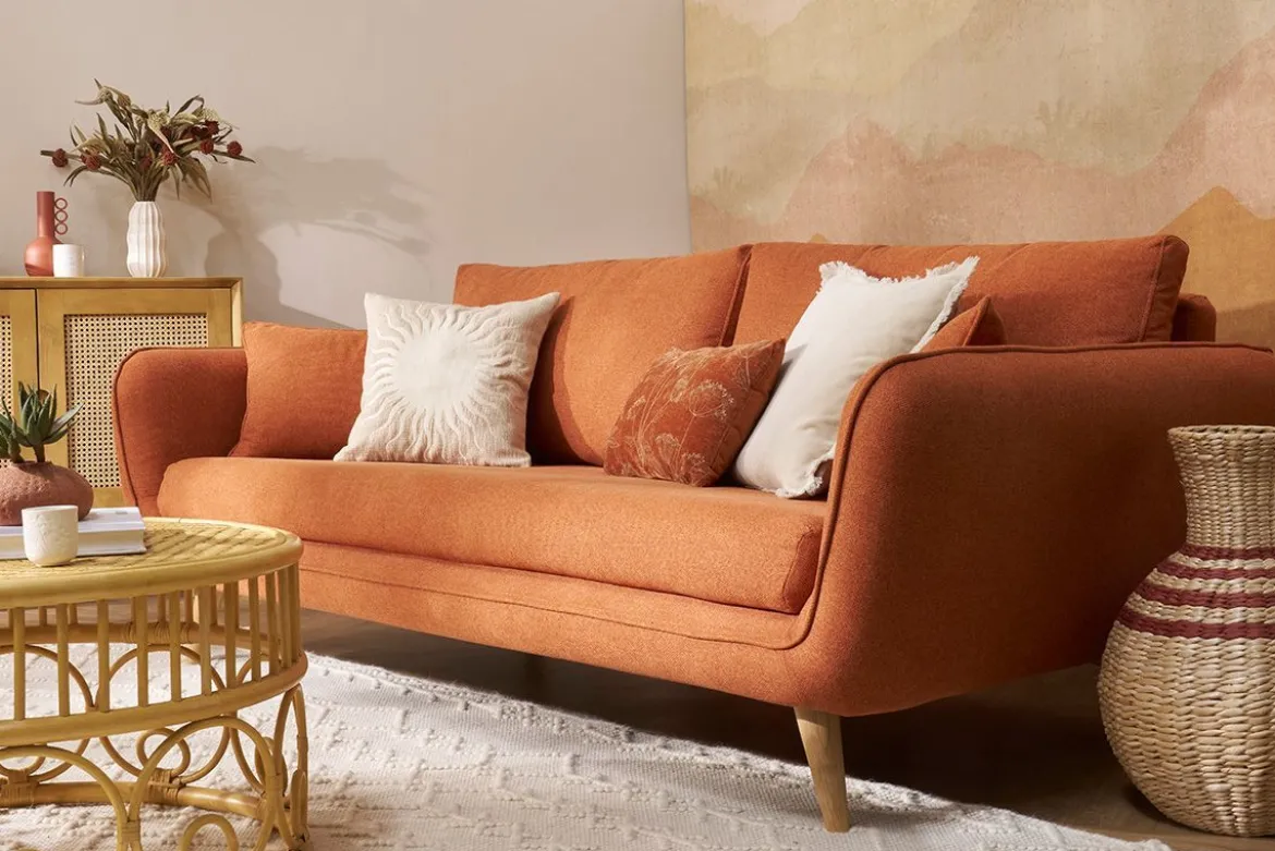Canapé scandinave 3 places en tissu brique et bois clair CREEP