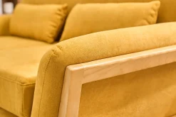 Canapé scandinave 2 places en tissu effet velours jaune moutarde et bois clair YOKO