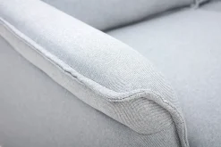Canapé scandinave 2 places en tissu gris clair et bois clair CLIFF