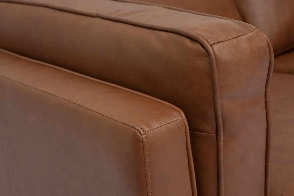 Canapé vintage 2 places cuir marron et bois foncé BRADLEY