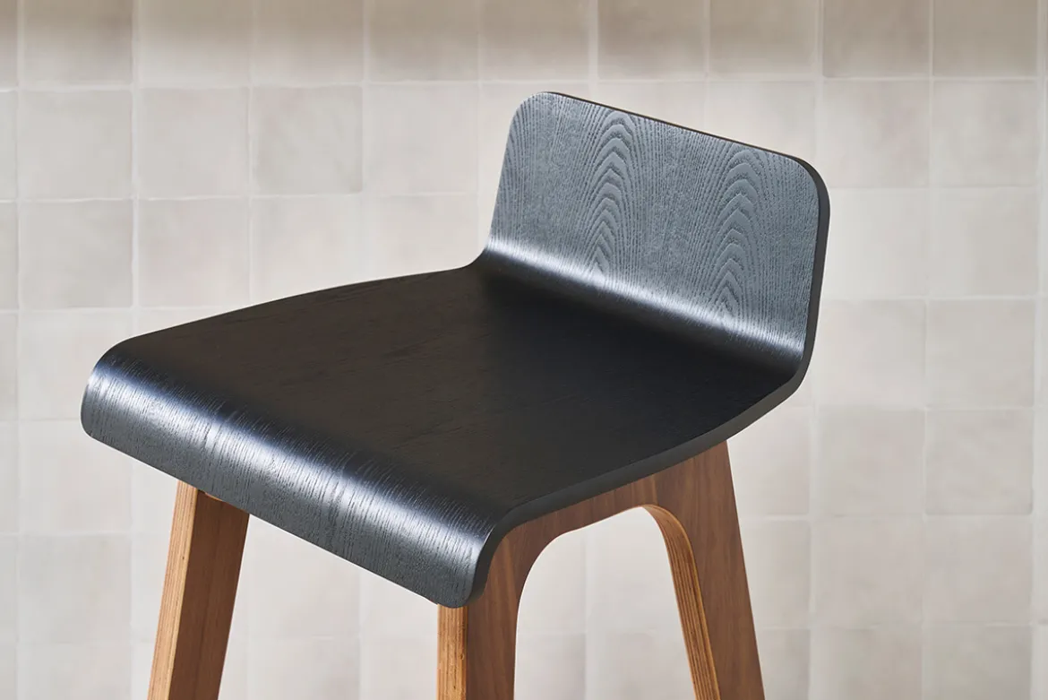Chaise de bar scandinave noir et bois foncé H65 cm BALTIK